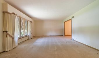 4741 Laburnum Dr, Akron, OH 44319