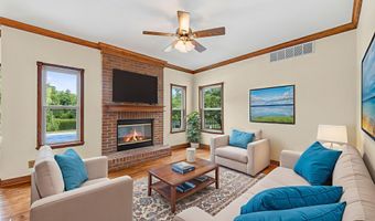 6743 Meadowgreen Dr, Indianapolis, IN 46236