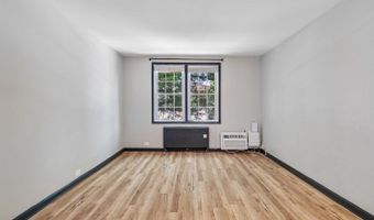 226 N THOMAS St 226-4, Arlington, VA 22203