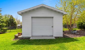 N9634 CHADBURY Lane, Appleton, WI 54915