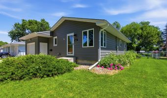 1607 S 6th St, Aberdeen, SD 57401