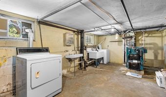 39 Chester St, Arlington, MA 02476