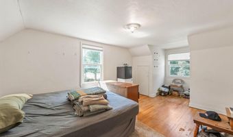 2812 Wood St, Ames, IA 50014