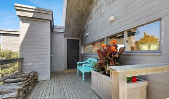 49 Gilberts Path, Amagansett, NY 11930