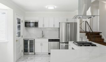 9831 SINGLETON Dr, Bethesda, MD 20817