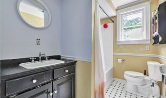13 Hoyt Rd, Bethel, CT 06801