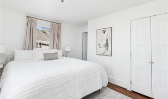 17 Old Beach Rd, Newport, RI 02840