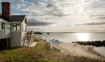 8-10 Old Lazy Point Rd, Amagansett, NY 11930