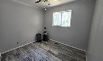 1800 White Dr, Batesville, AR 72501