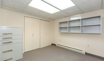 22 Whitewood Dr, Cranston, RI 02920