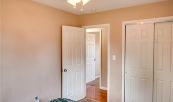 5230 Wick Way Dr, Alton, IL 62002