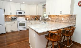 313 WHITE OAK Dr, Altamonte Springs, FL 32701