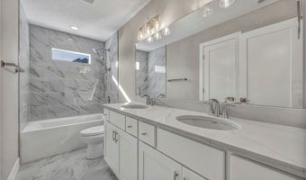 830 Club Dr W, Aurora, OH 44202