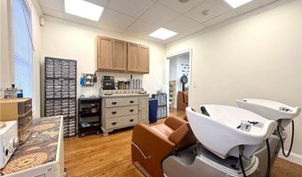 1766 Cranston St, Cranston, RI 02920