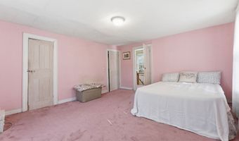 60 Chaplin St, Chaplin, CT 06235