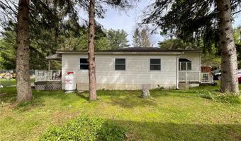 321 Campstead Cir, Tobyhanna, PA 18610