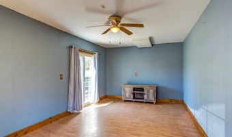 121 White Pine Rd, Beattyville, KY 41311