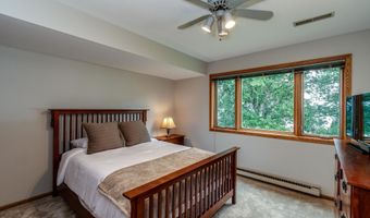 3154 Waucheeta Trl, Madison, WI 53711