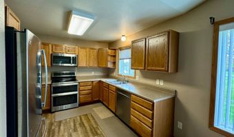 1102 11th Ave, Britton, SD 57430