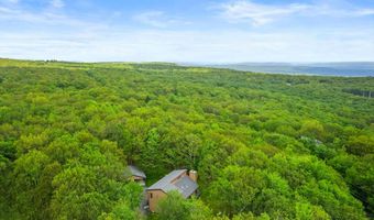 146 Algonquin Trl, Albrightsville, PA 18210