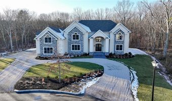7 Dennell Dr, Lincoln, RI 02865
