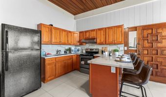 98-822 Kaamilo St, Aiea, HI 96701