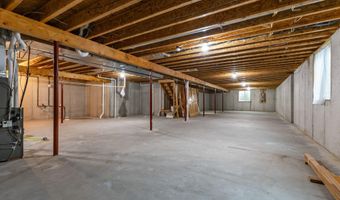 4013 E BENVALLEY Dr, Appleton, WI 54913