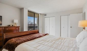 5300 HOLMES RUN Pkwy 417, Alexandria, VA 22304