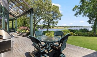 17 Pojac Point Rd, North Kingstown, RI 02852