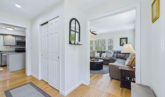 40 Meadow Dr, Bar Harbor, ME 04609