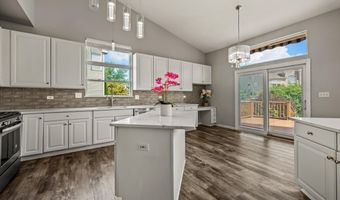 2317 Barrett Dr, Algonquin, IL 60102
