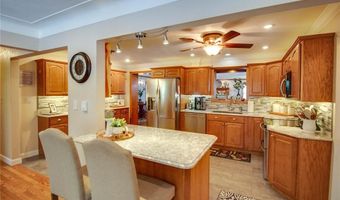 2421 Woodcrest Dr, Alton, IL 62002