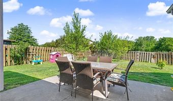928 Bluestem Dr, Baldwin City, KS 66006
