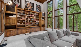 410 Greentree Ln NE, Ada, MI 49301