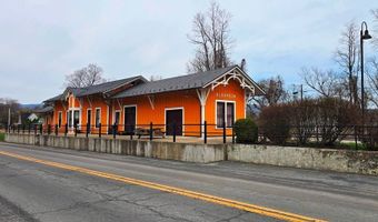 342 S. Monroe St, Alderson, WV 24910