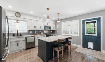1004 Elm St, Auburn, IN 46706