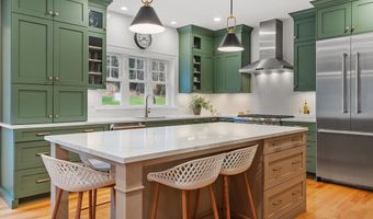 15 Hubbard Ln, Bolton, MA 01740
