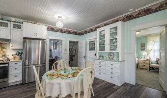 830 DIVISION St SE, Bandon, OR 97411