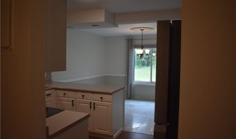 10 Southcreek Ct B, Amherst, NY 14051