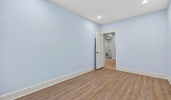 8905 HEMPSTEAD Ave, Bethesda, MD 20817
