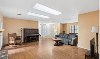 7725 NW 20th St, Bethany, OK 73008