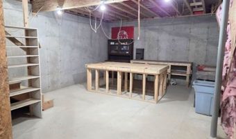 237 Halls Pond Rd, Charlestown, NH 03603