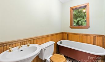 32 Delano Rd, Asheville, NC 28805