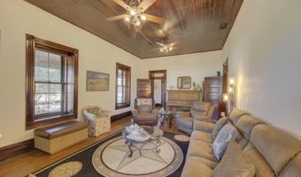 405 W Avenue E, Alpine, TX 79830