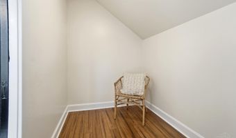 6610 Hudson Pkwy, Amberley, OH 45213