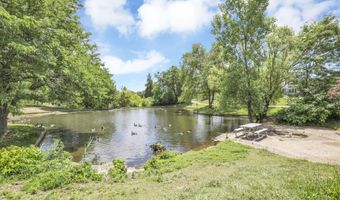120 Gifford Rd, Columbus, OH 43235