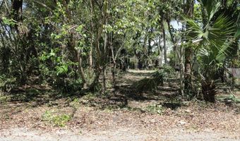 257 7th St, Apalachicola, FL 32320