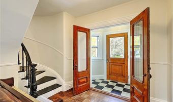 53 Jennys Ln, Barrington, RI 02806