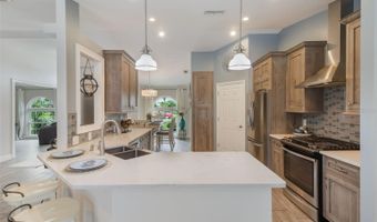 2113 KIRKLAND LAKE Dr, Auburndale, FL 33823