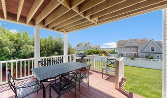 573 Wolcott Ave, Middletown, RI 02842